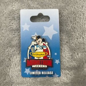 RunDisney Walt Disney World Limited Edition 2009 Marathon Weekend Mickey Pin NEW